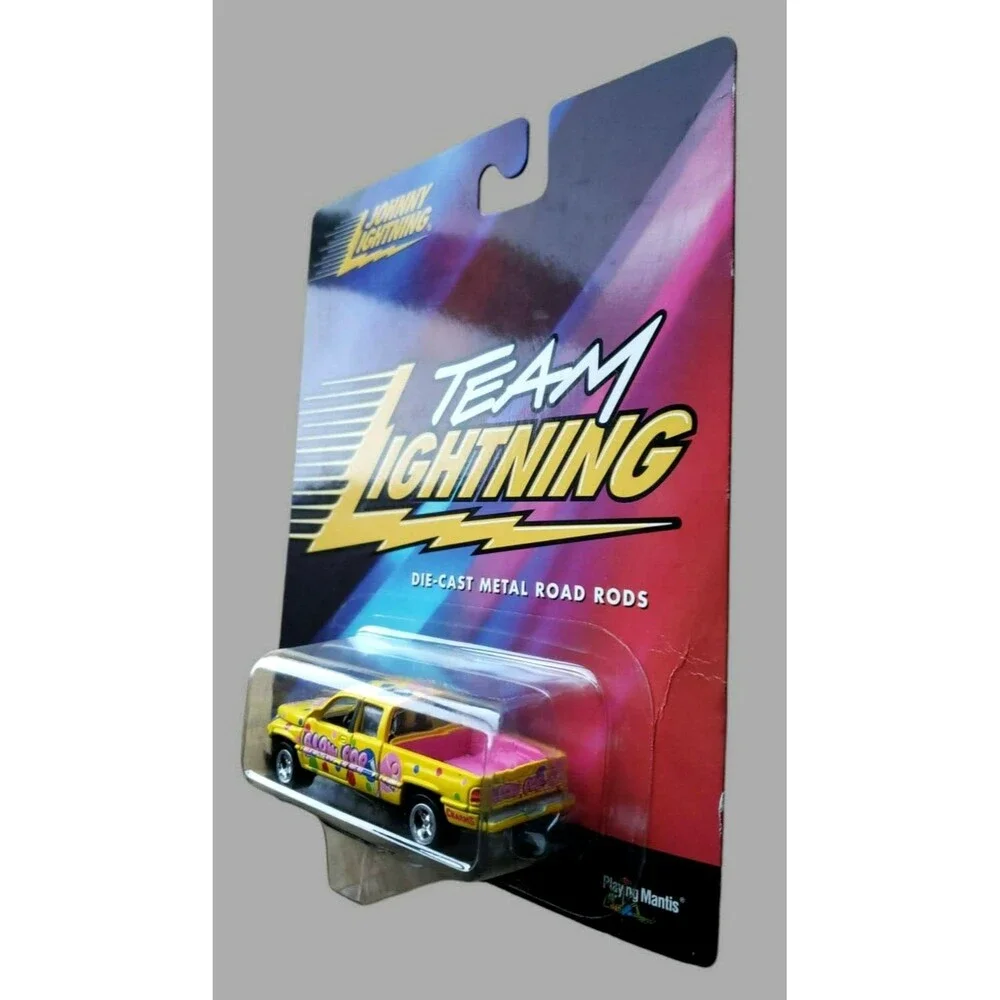 VGT 2000 Johnny Lightning 1996 DODGE RAM BLOW POP Yellow 1/6 Team Lightning 1:64